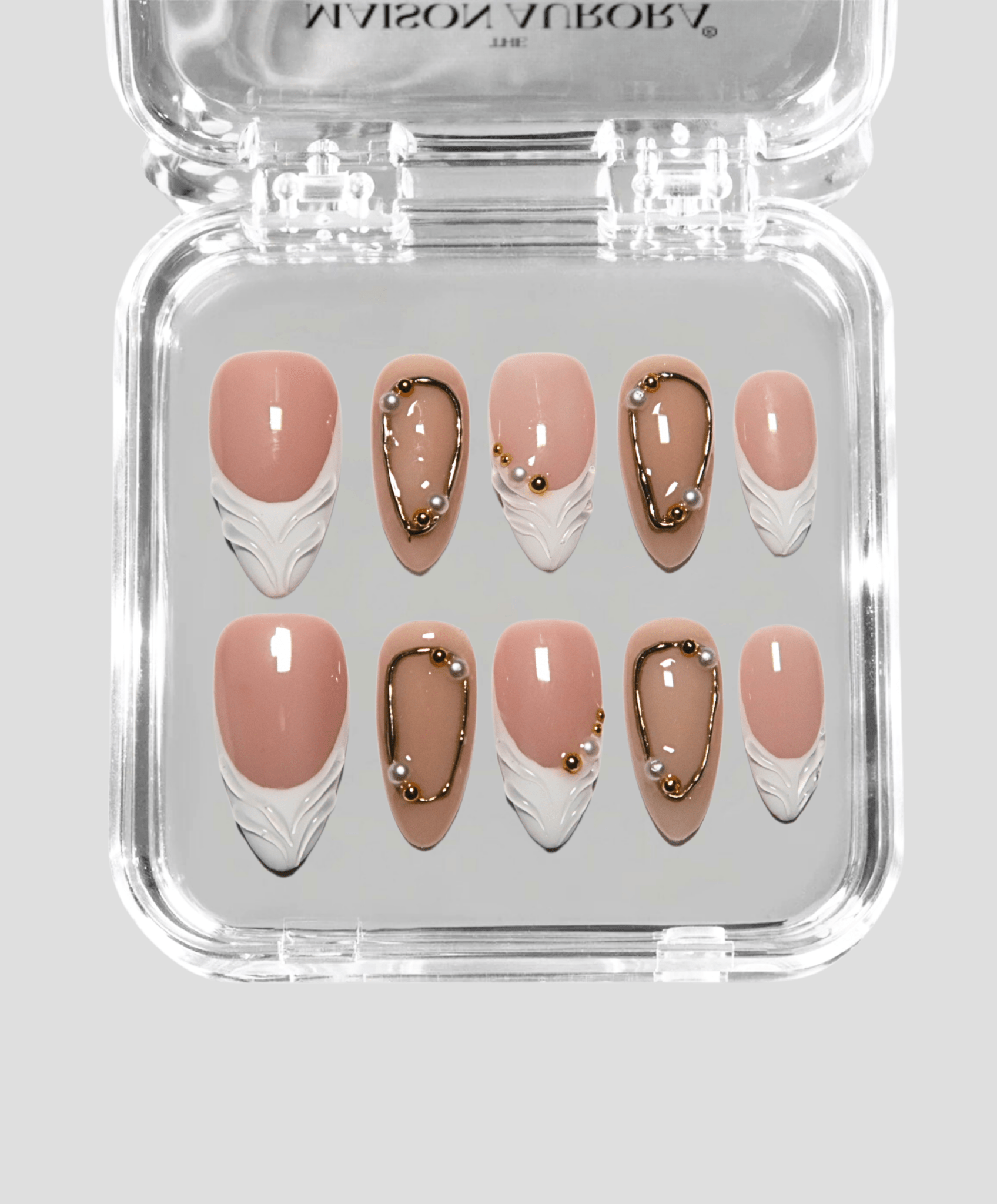 Chiclet - The Maison Aurora CH