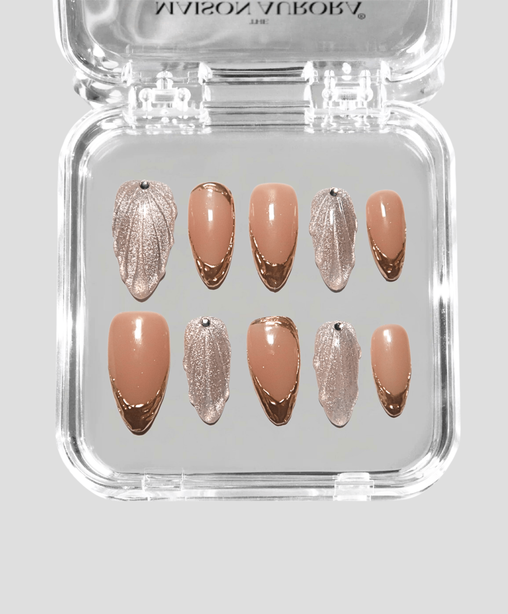 Goldie - The Maison Aurora CH