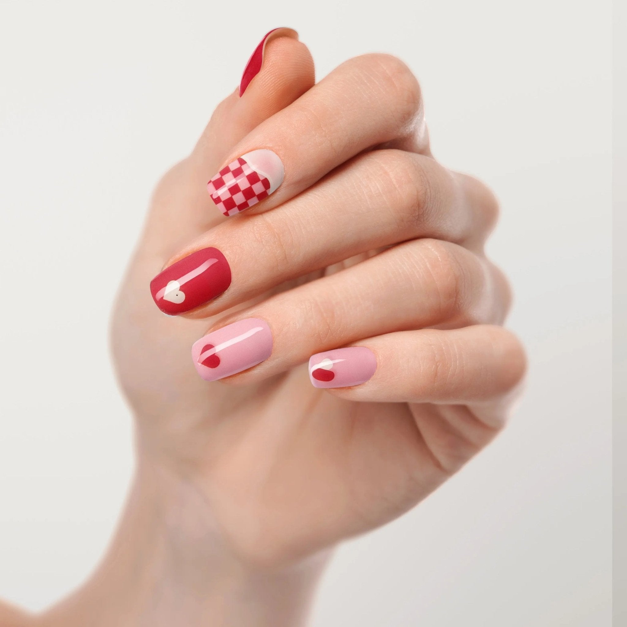 (N081) Hearts & Gingham - The Maison Aurora CH