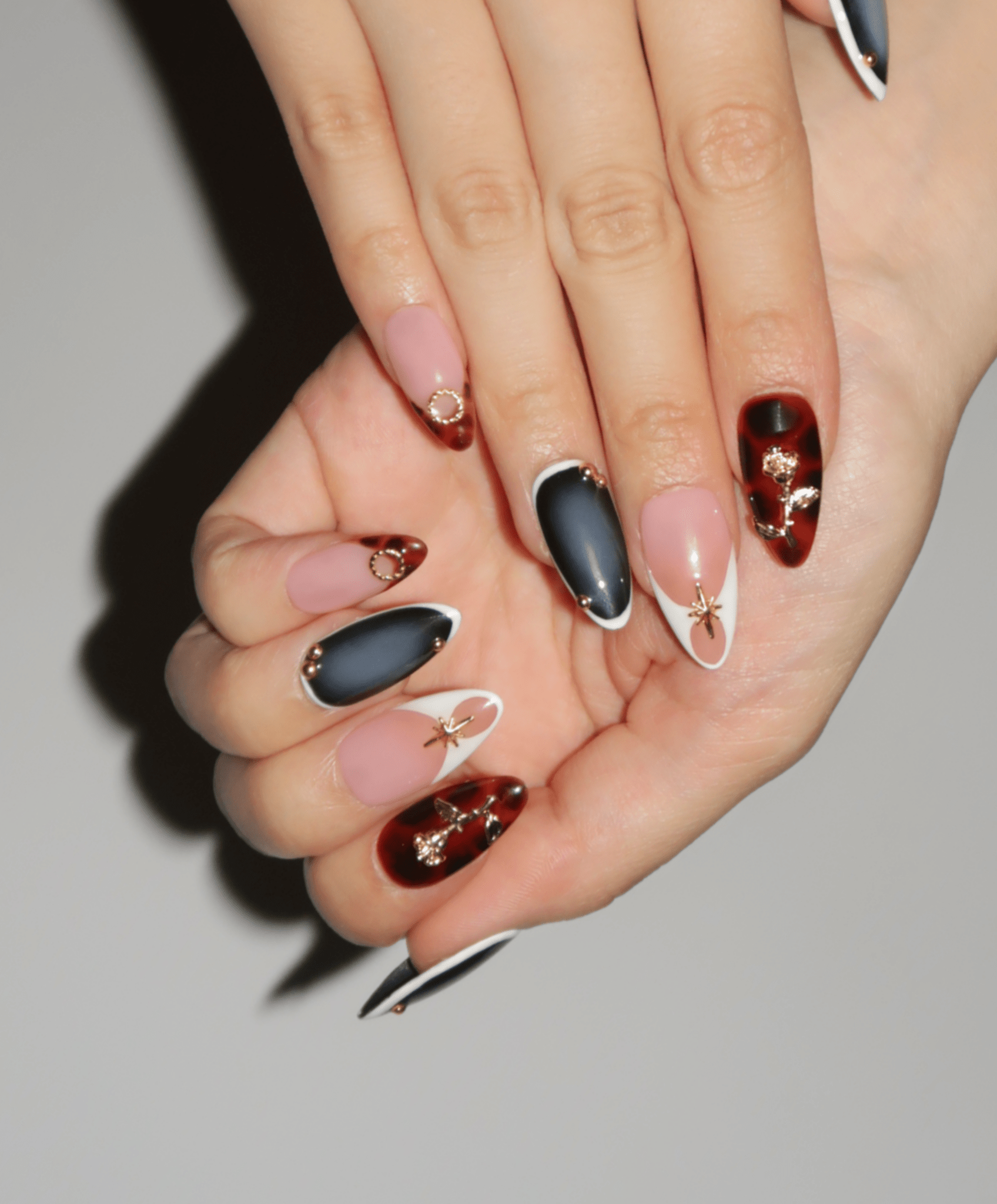 Noirelle - The Maison Aurora CH