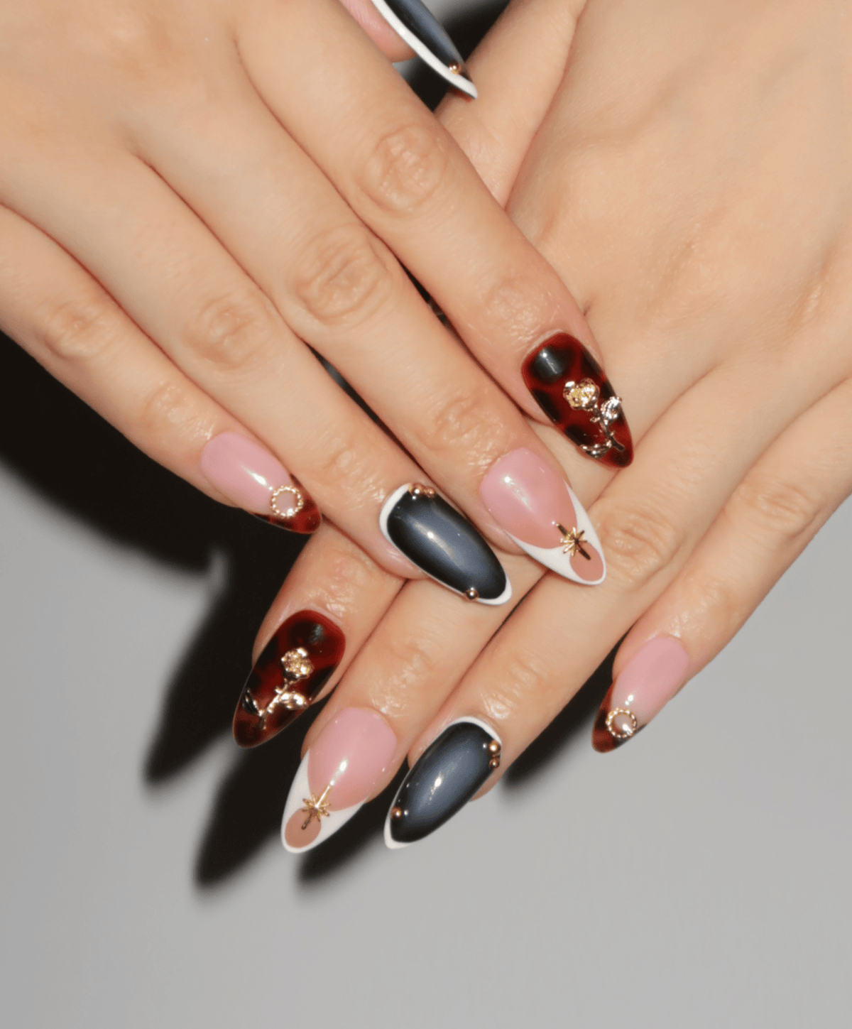 Noirelle - The Maison Aurora CH