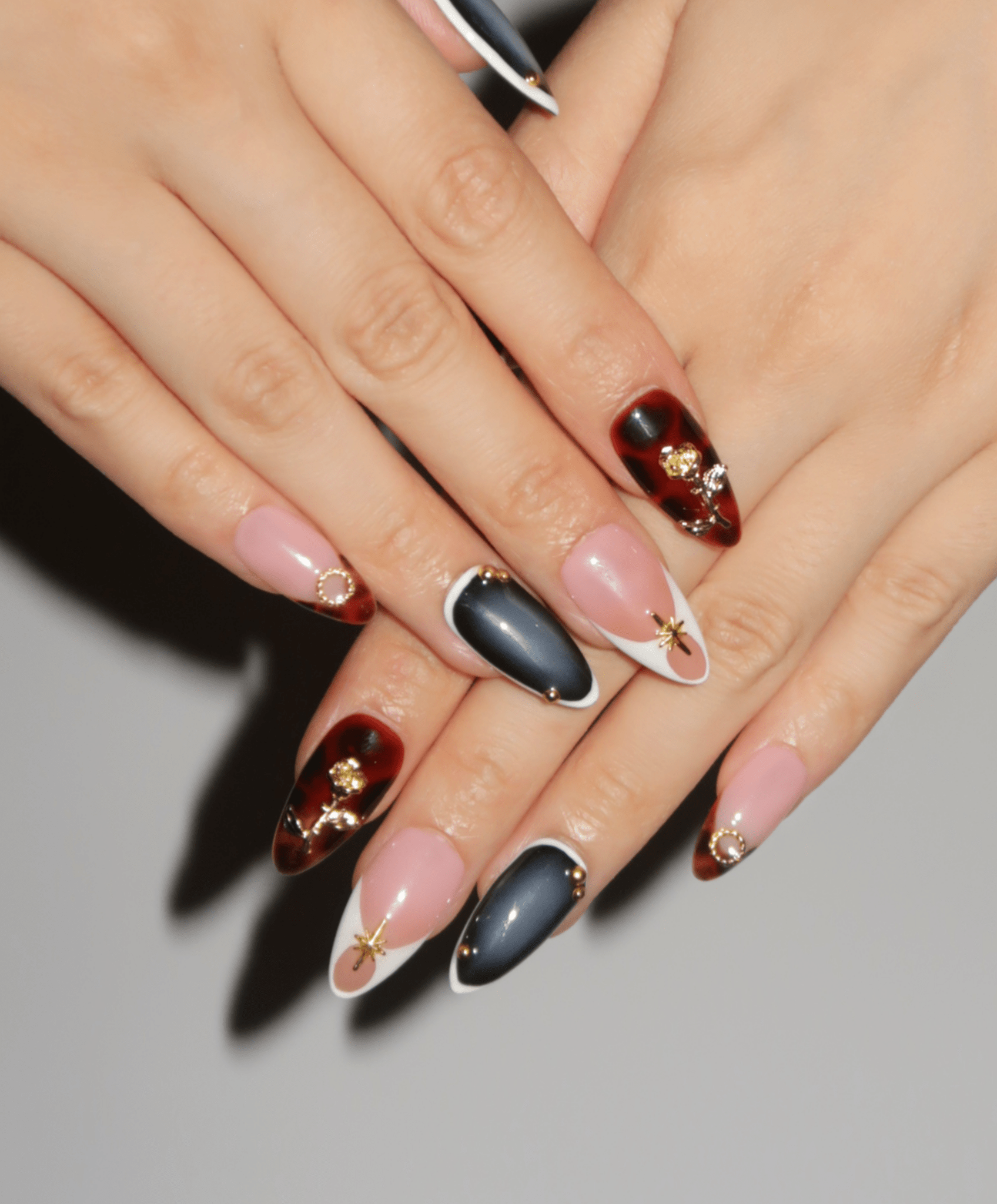 Noirelle - The Maison Aurora CH