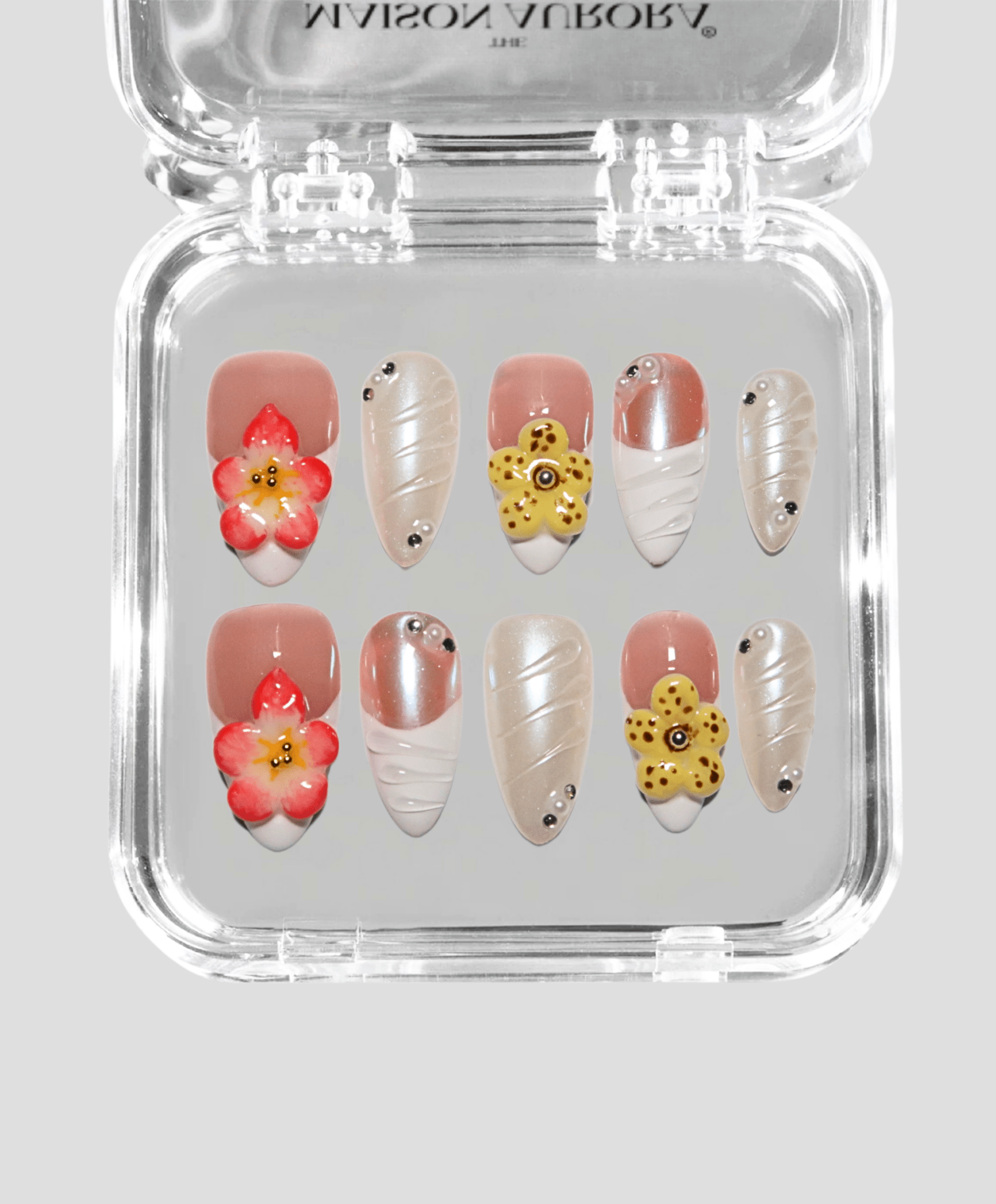 Pearl Whispers - The Maison Aurora CH