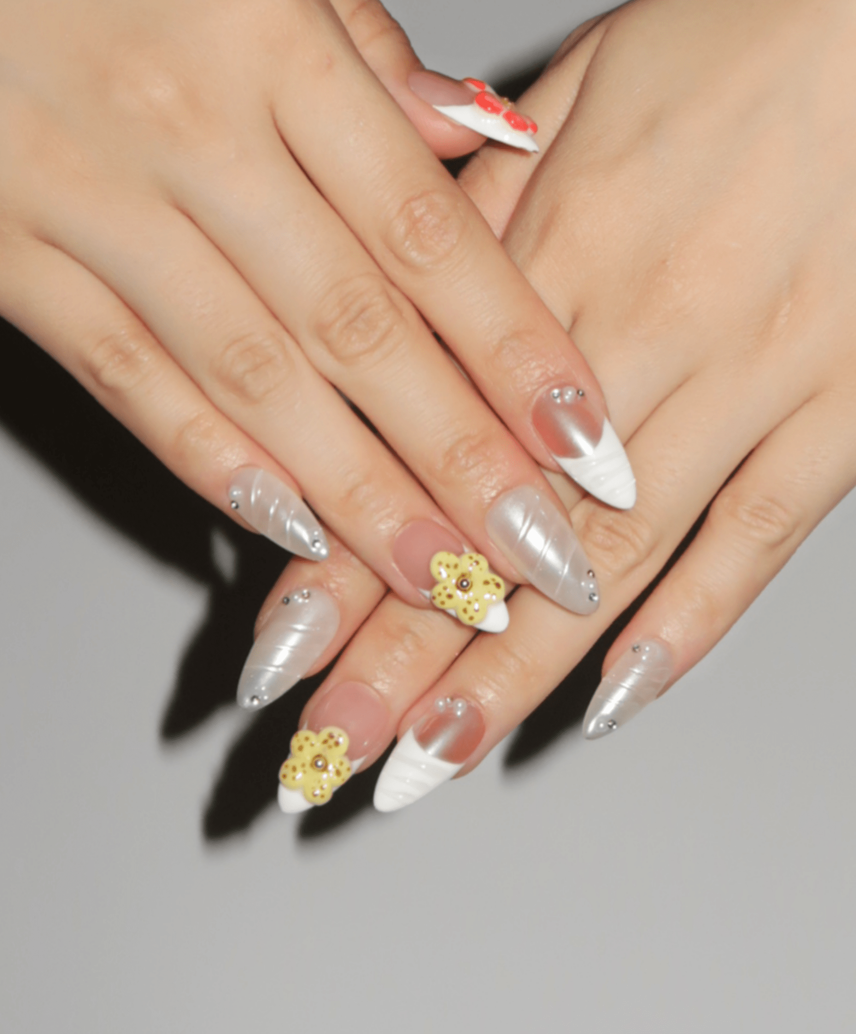 Pearl Whispers - The Maison Aurora CH