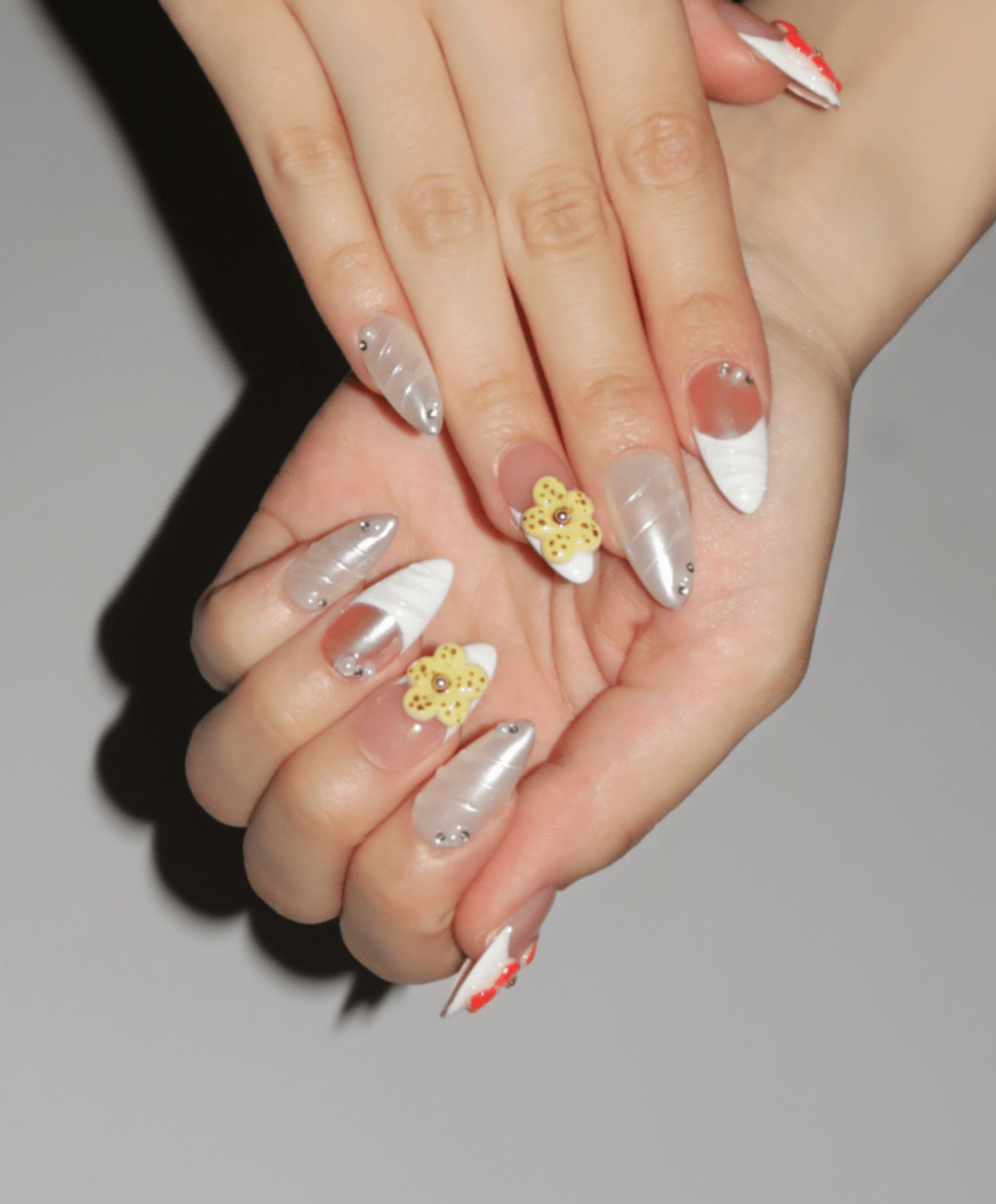 Pearl Whispers - The Maison Aurora CH