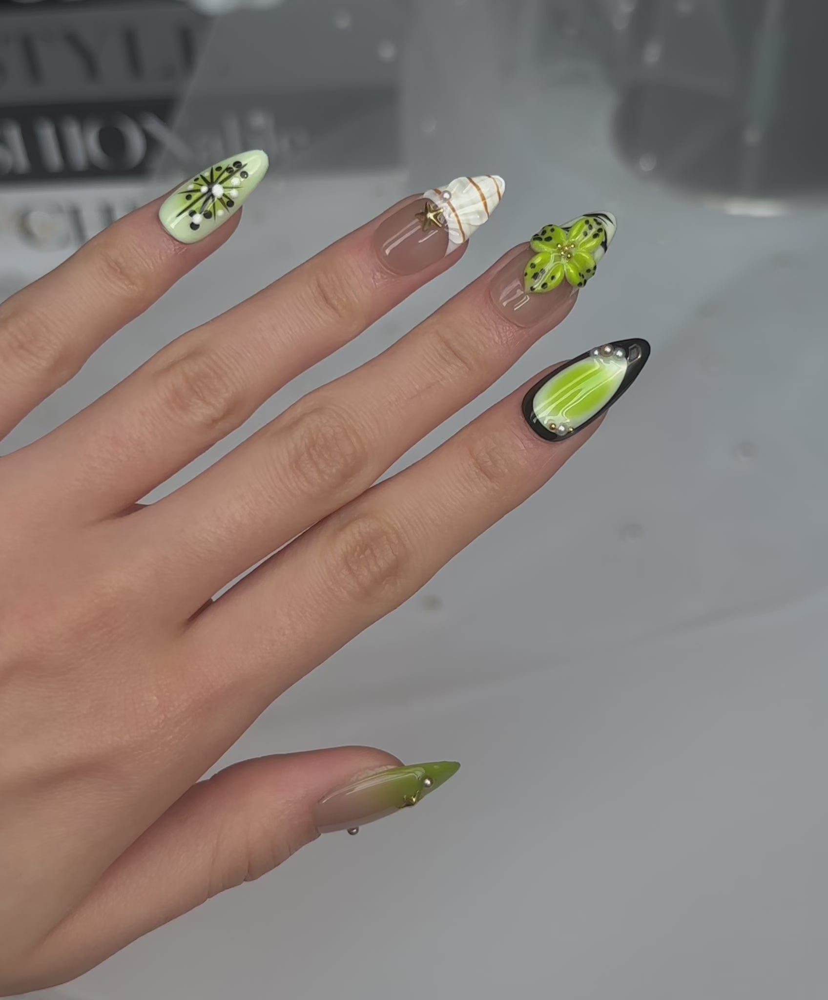 Load video: Lime Eclipse