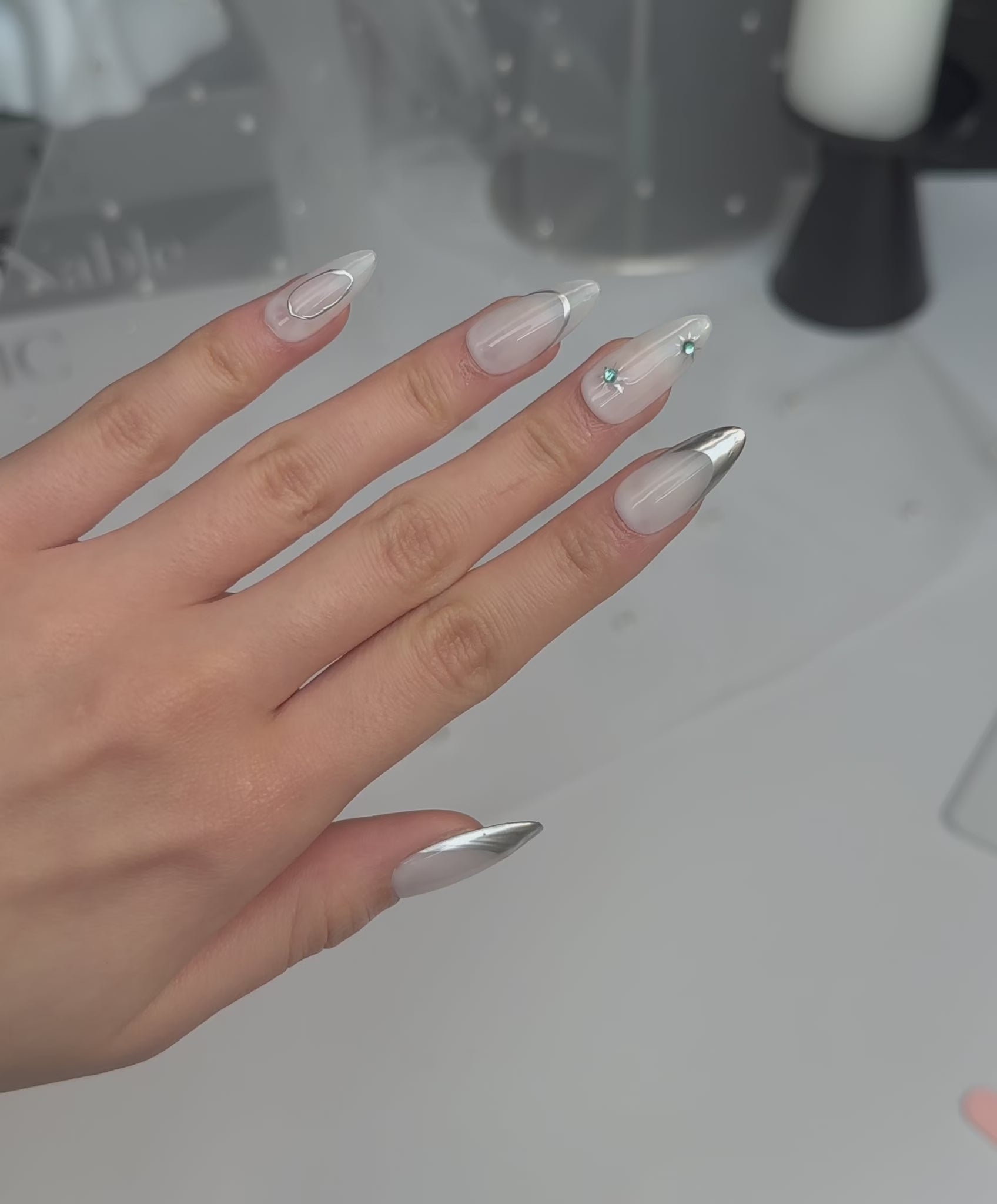 Load video: Stellara