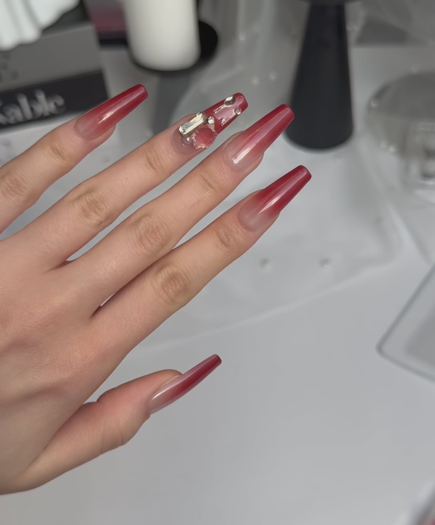 Charger la vidéo : Scarlet Fade