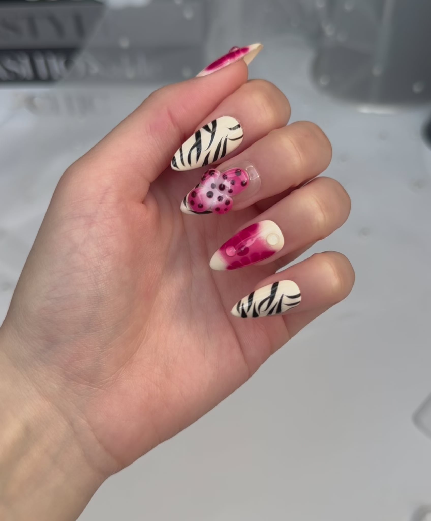 Charger la vidéo : Wild Berry