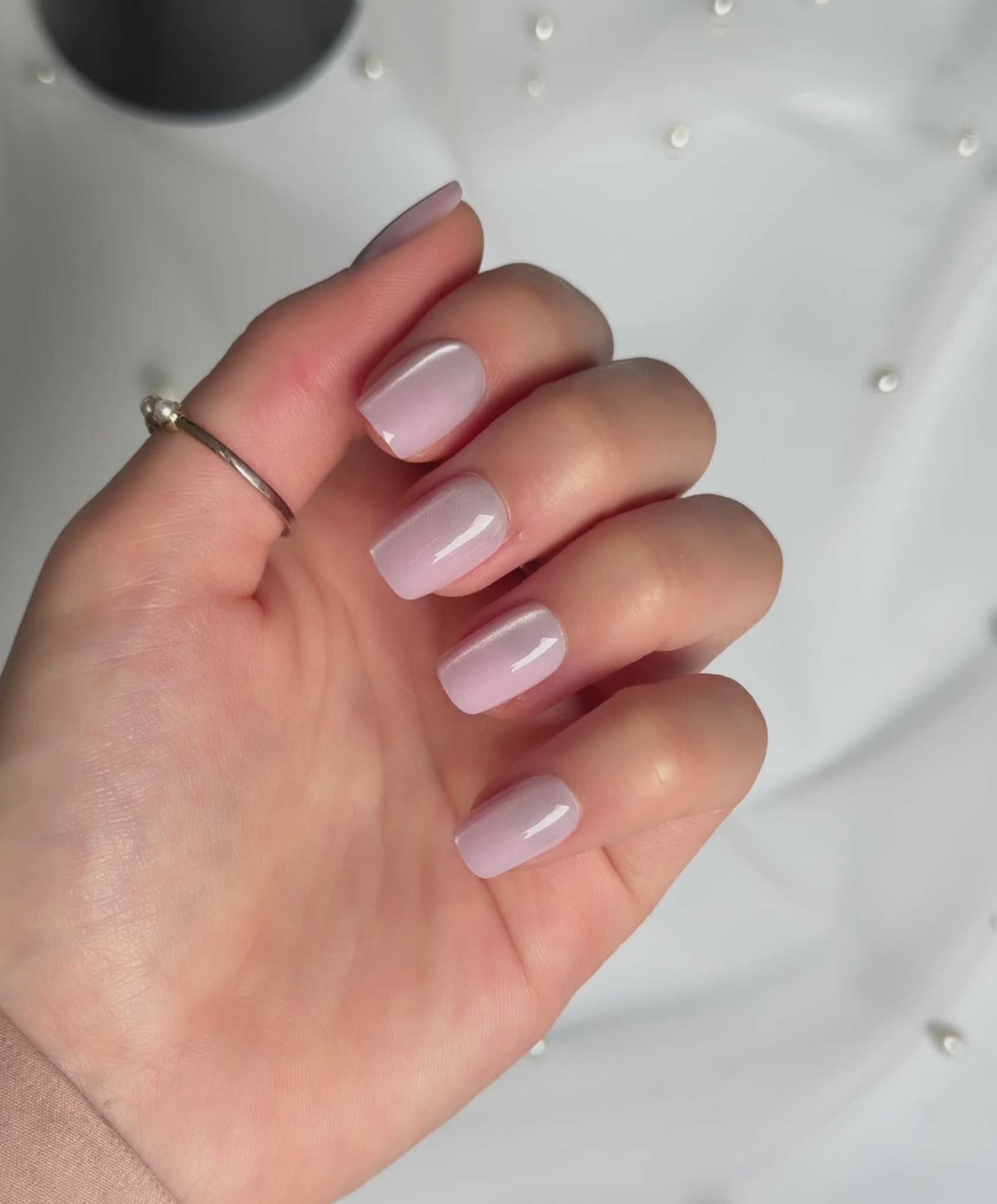 Load video: soft cat eye