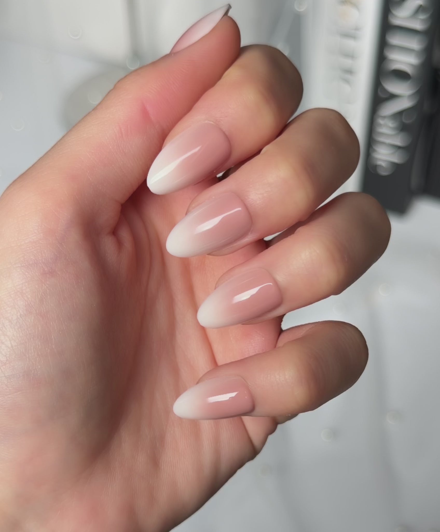 Video laden: Ombre nude