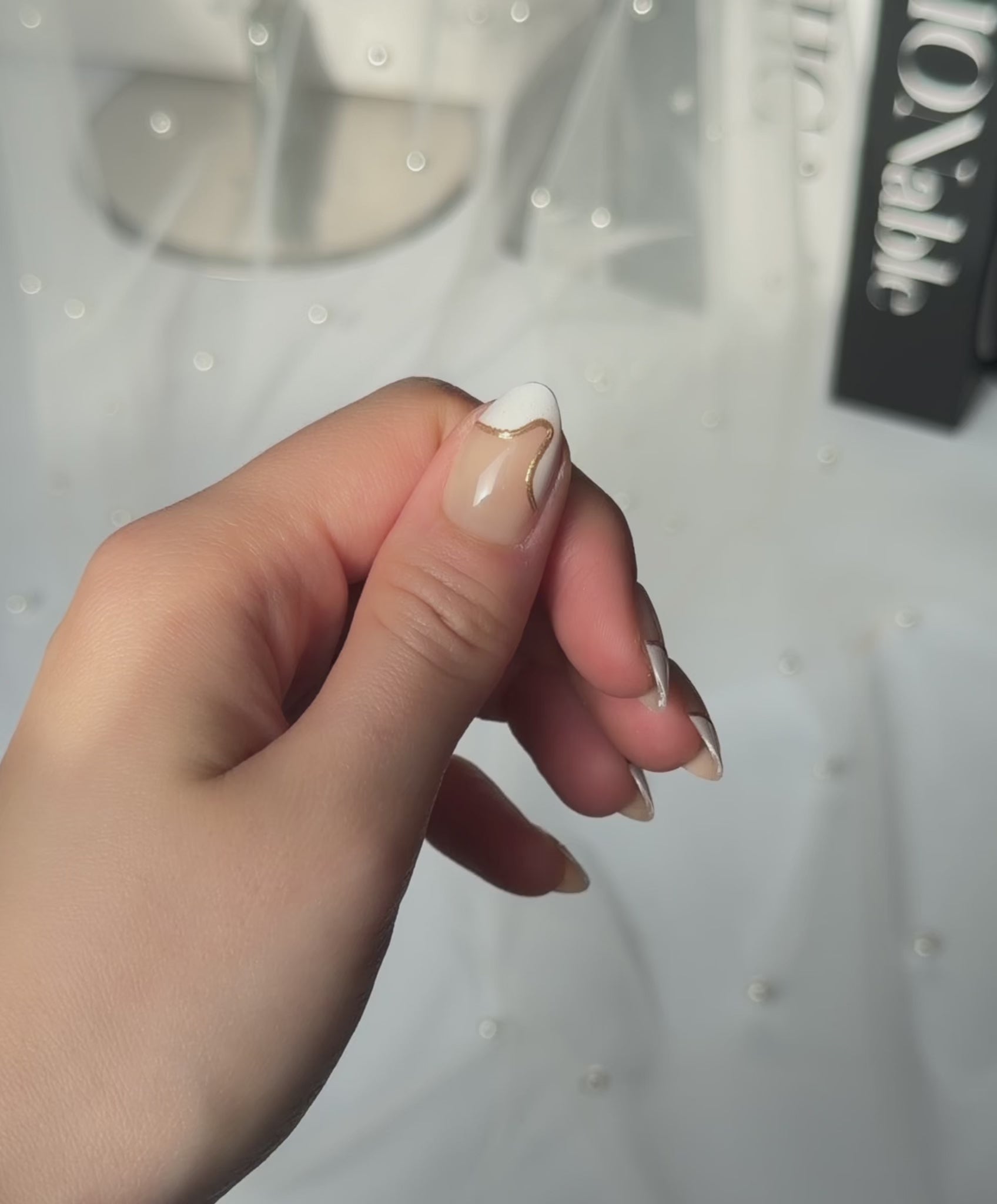 Load video: Golden Veil